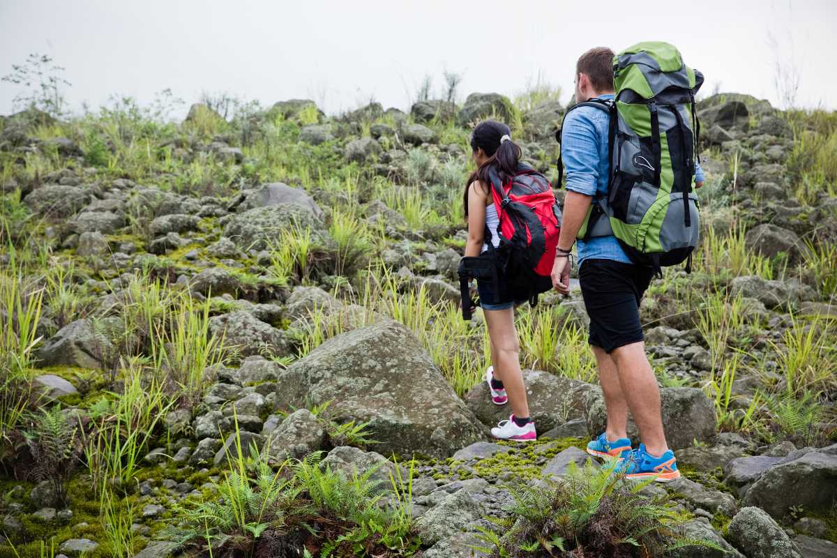 Vista panoramica della città di L'Aquila con le montagne sullo sfondo